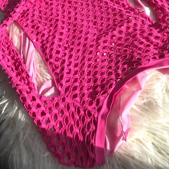 🌴Forever 21 Cutest Hot Pink Mesh Top💕 - Picture 2 of 8